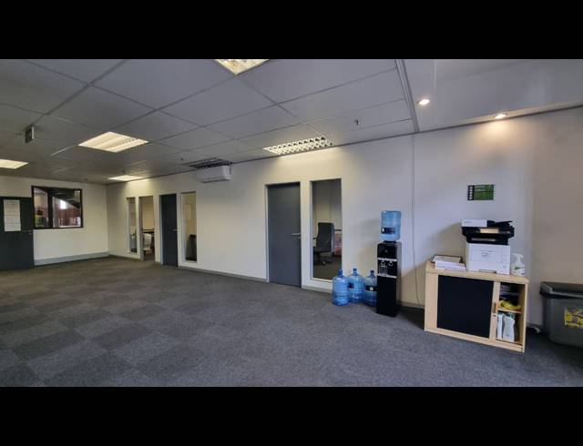 2,943M² WAREHOUSE TO LET IN POMONA